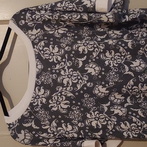 Top - Picture 2 of 2